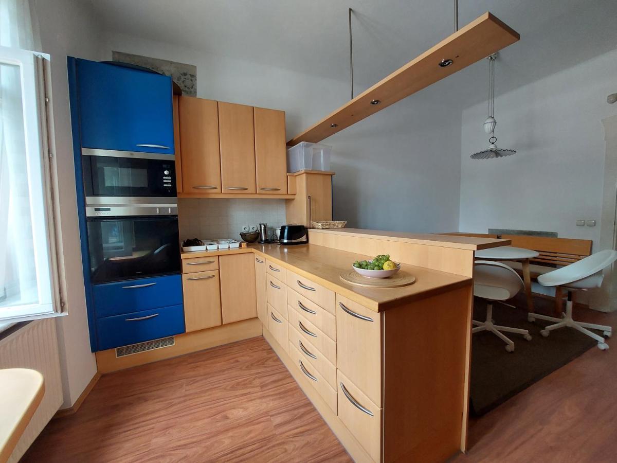 Готель R24, Rose House Любляна Екстер'єр фото